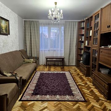Академіка Корольова просп., 12