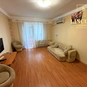 Автозаводська вул., 25