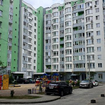 Івана Величковського вул., 1а
