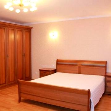 Миколи Бажана просп., 24/1