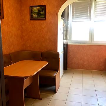 Жмеринська вул., 36
