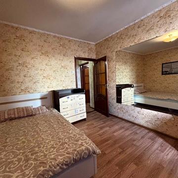 Волонтерська вул. (Соціалістична), 63