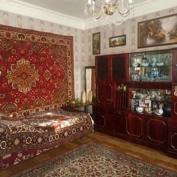 Тараса Кузьміна вул., 32
