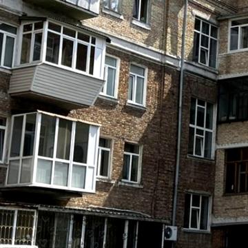 Гарматна вул., 18