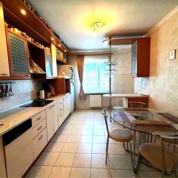Миколи Бажана просп., 36