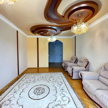 Олександра Довженка вул., 21Б
