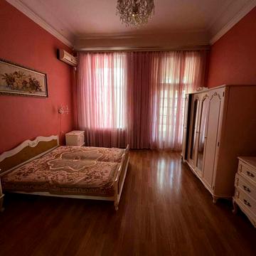 Базарна вул., 40