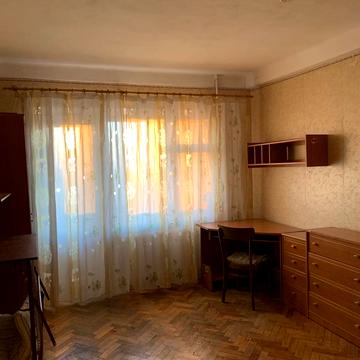 Академіка Заболотного вул., 25