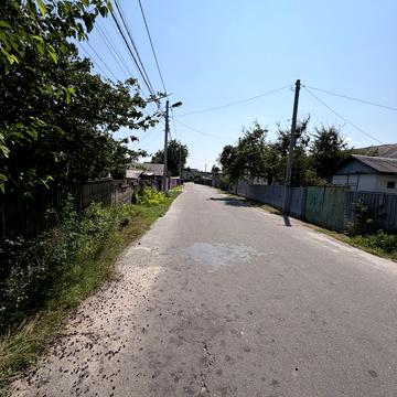 Академіка Амосова вул., 9