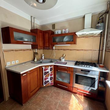Моторобудівників просп., 28