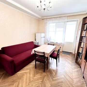 Велика Васильківська вул. (Червоноармійська), 112