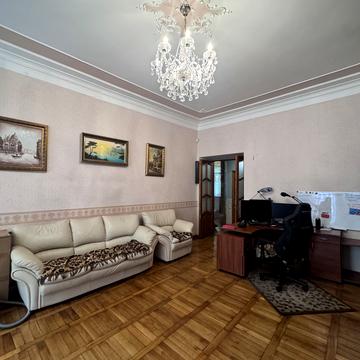 Семінарська вул., 6