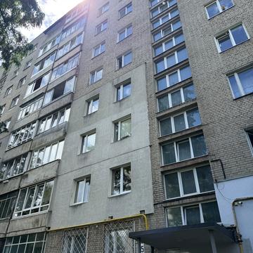 Євгена Коновальця вул. (), 4