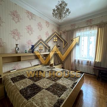 Брюллова вул., 1