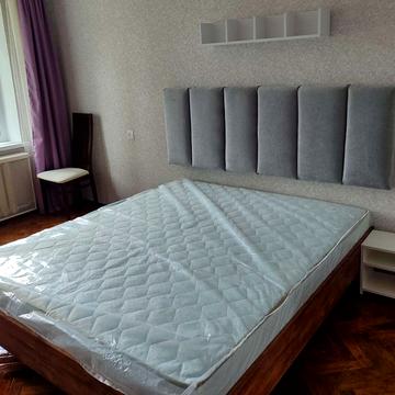 Азербайджанська вул. (Бакинських Комісарів), 2