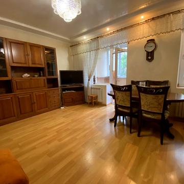 Євгена Чикаленка вул., 59/8