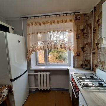 Чарівна вул., 143