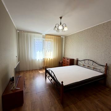 Здолбунівська вул., 13