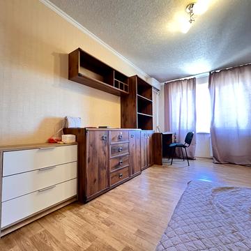 Володимира Івасюка просп. (Героїв Сталінграду), 27-А