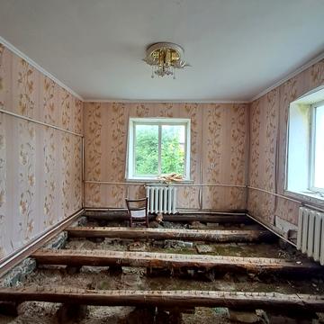 Центральна, 11