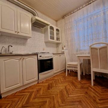 Дарницька вул., 9