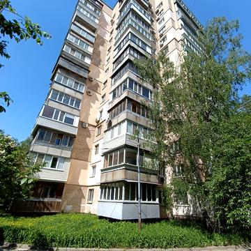 Єреванська вул., 32