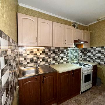 Гнідавська вул., 64