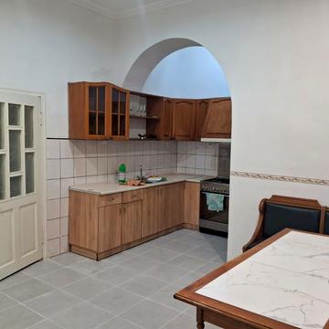 Пастера вул., 38