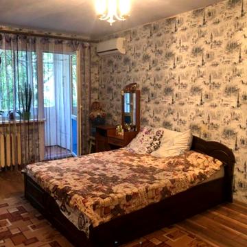 Небесної Сотні просп. (Маршала Жукова), 23