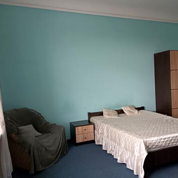 Адама Міцкевича пл., 6/7