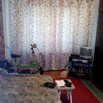 Довженка вул., 14