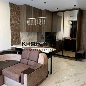 Героїв Крут вул., 4