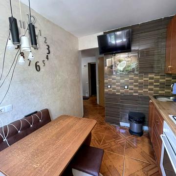 Новопирогівська вул., 29