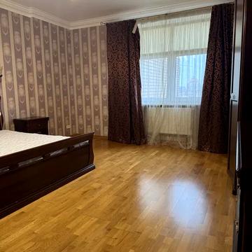 Євгена Коновальця вул. (Щорса), 32-Б