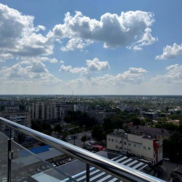 Домбровського вул., (Будинок 3)