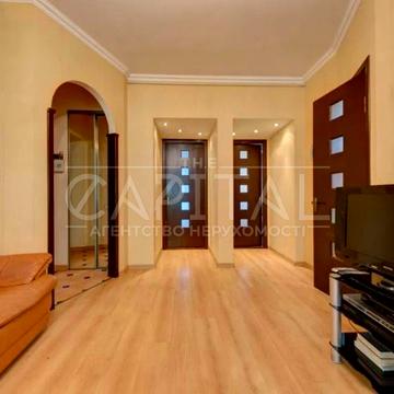 Тараса Шевченка бульв., 58
