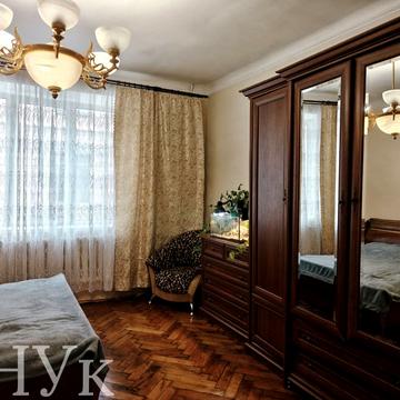 Пирогова вул., 2