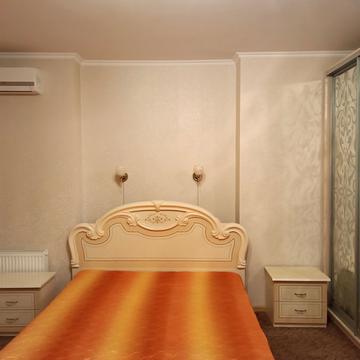 Олександра Мишуги вул., 12