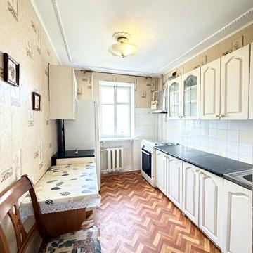 Академіка Корольова вул., 118