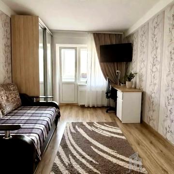 Йорданська вул. (Лайоша Гавро), 8