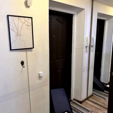 Братиславська вул., 34