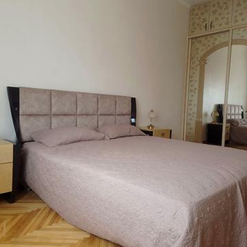 Івана Мазепи вул. (Січневого Повстання), 3