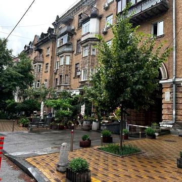 Микільсько-Ботанічна вул., 7/9