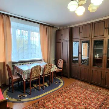 Лесі Українки вул., 40
