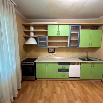 Милославська вул., 12