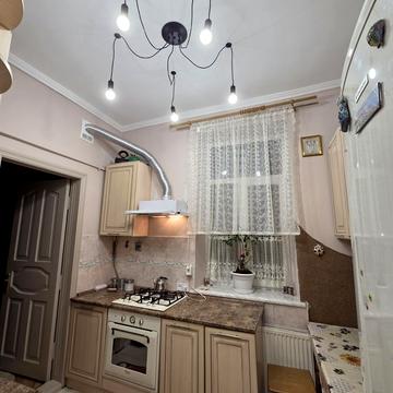 Крехівська вул., 10