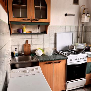 Чорновола вул., 102а