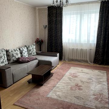 Олександра Мишуги вул., 8
