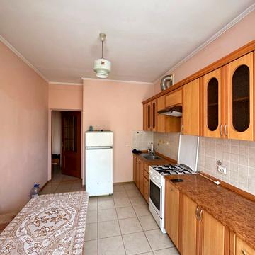 Богдана Хмельницького вул., 51б