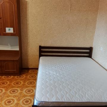 Космонавтів вул., 17